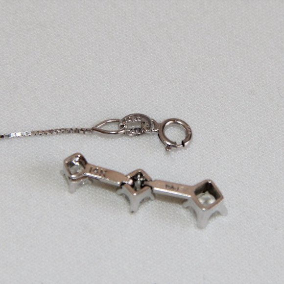 14 kt White Gold 3-Diamond Necklace - Picture 3 of 13